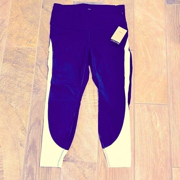 NWT Nike Yoga tights - Picture 1 of 2
